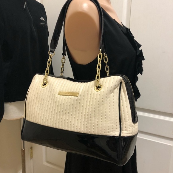 Anne Klein Handbags - Anne Klein gorgeous bag with new conditions